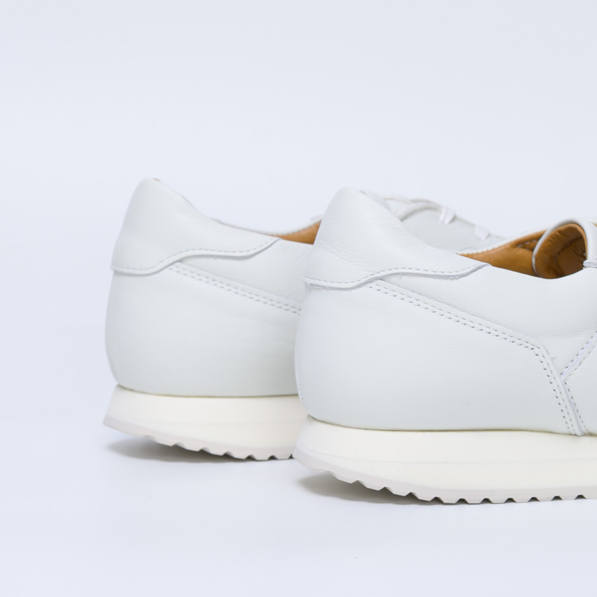 SHV3 スムース ホワイト