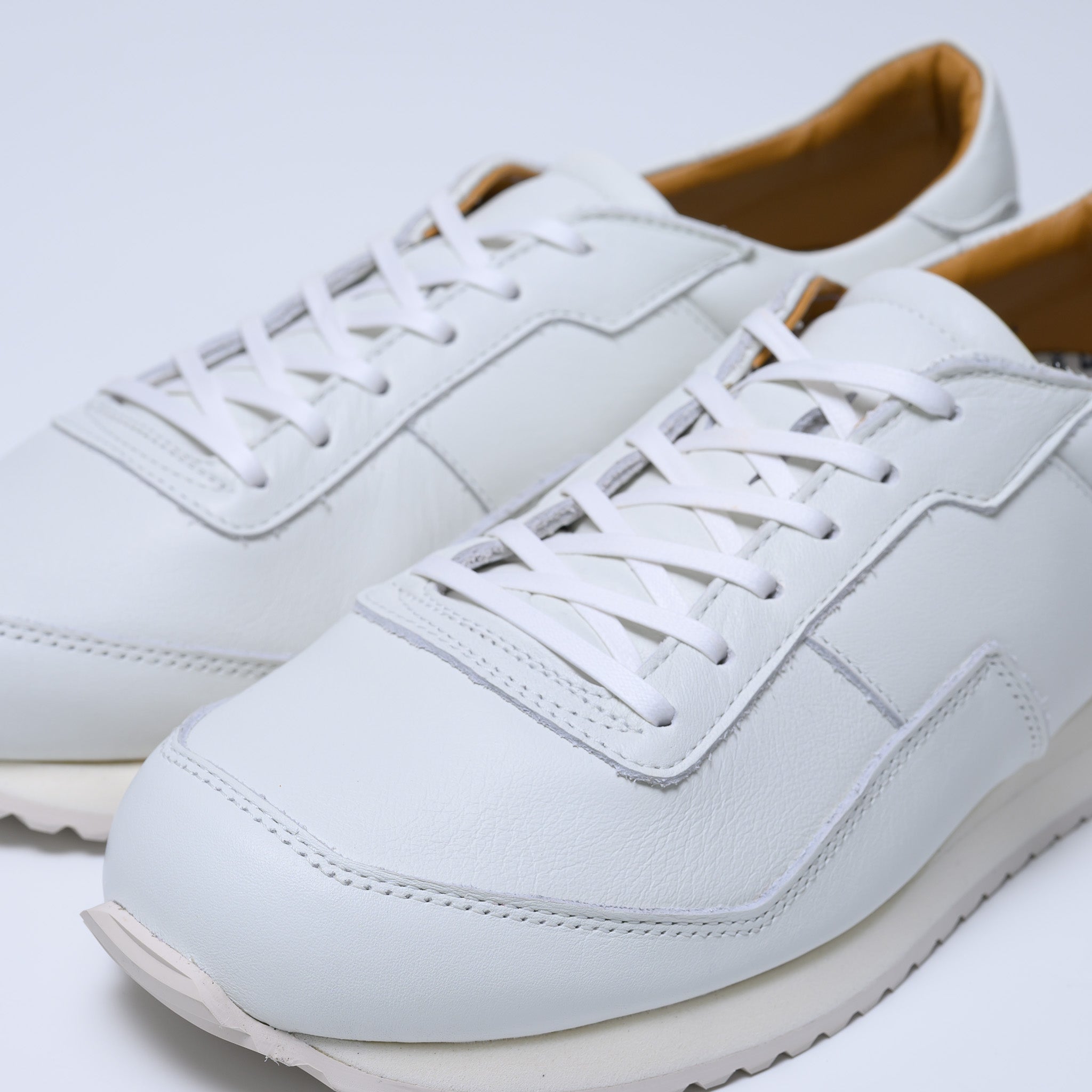 SHV3 スムース ホワイト