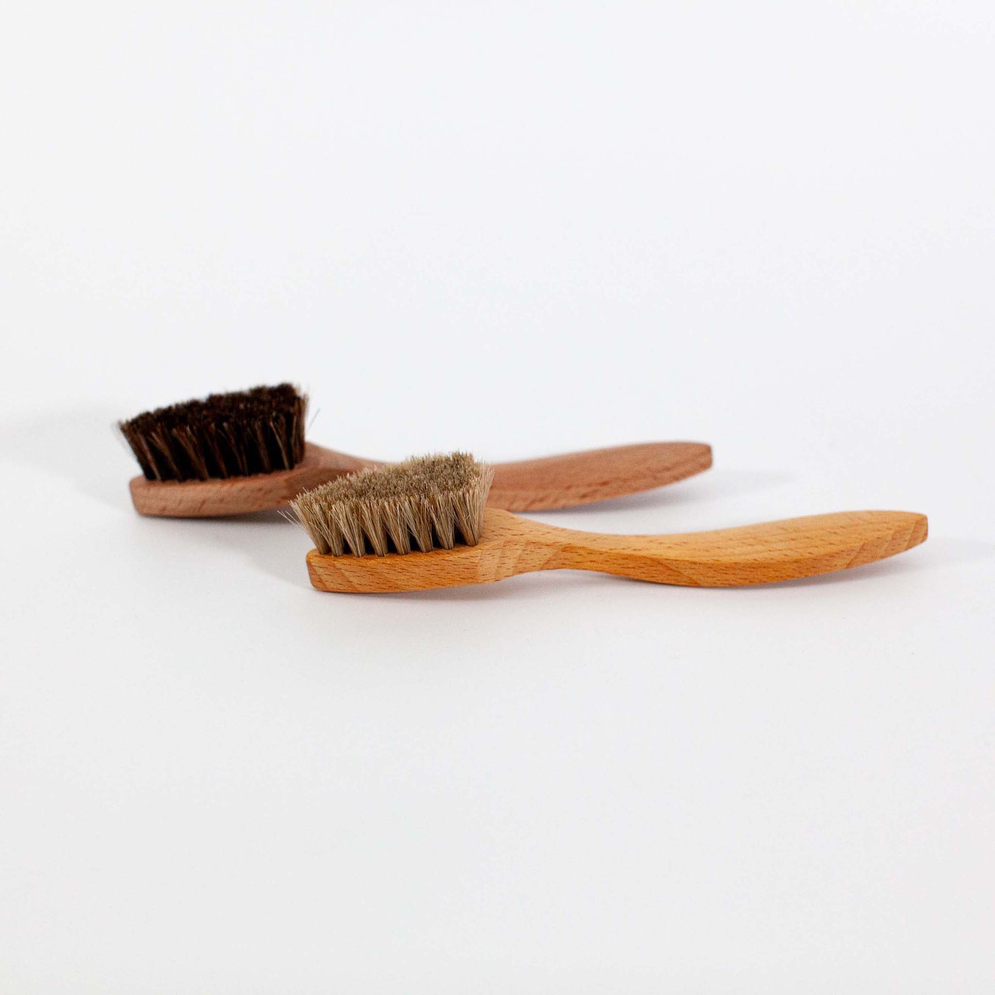 Tapir stain remover brush