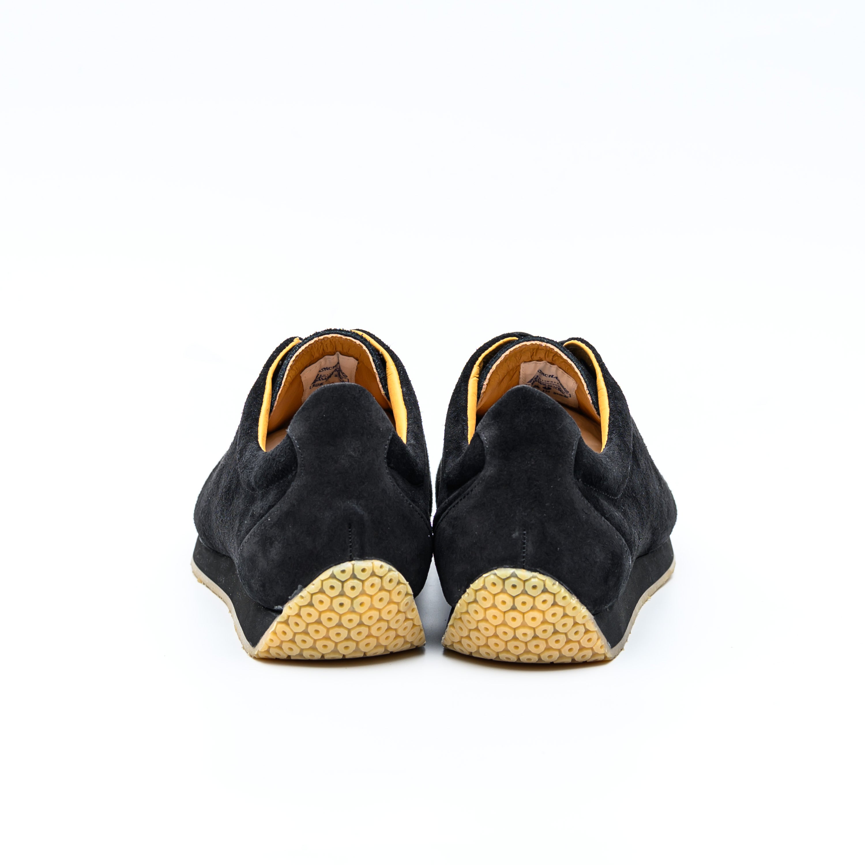 Bobbed black