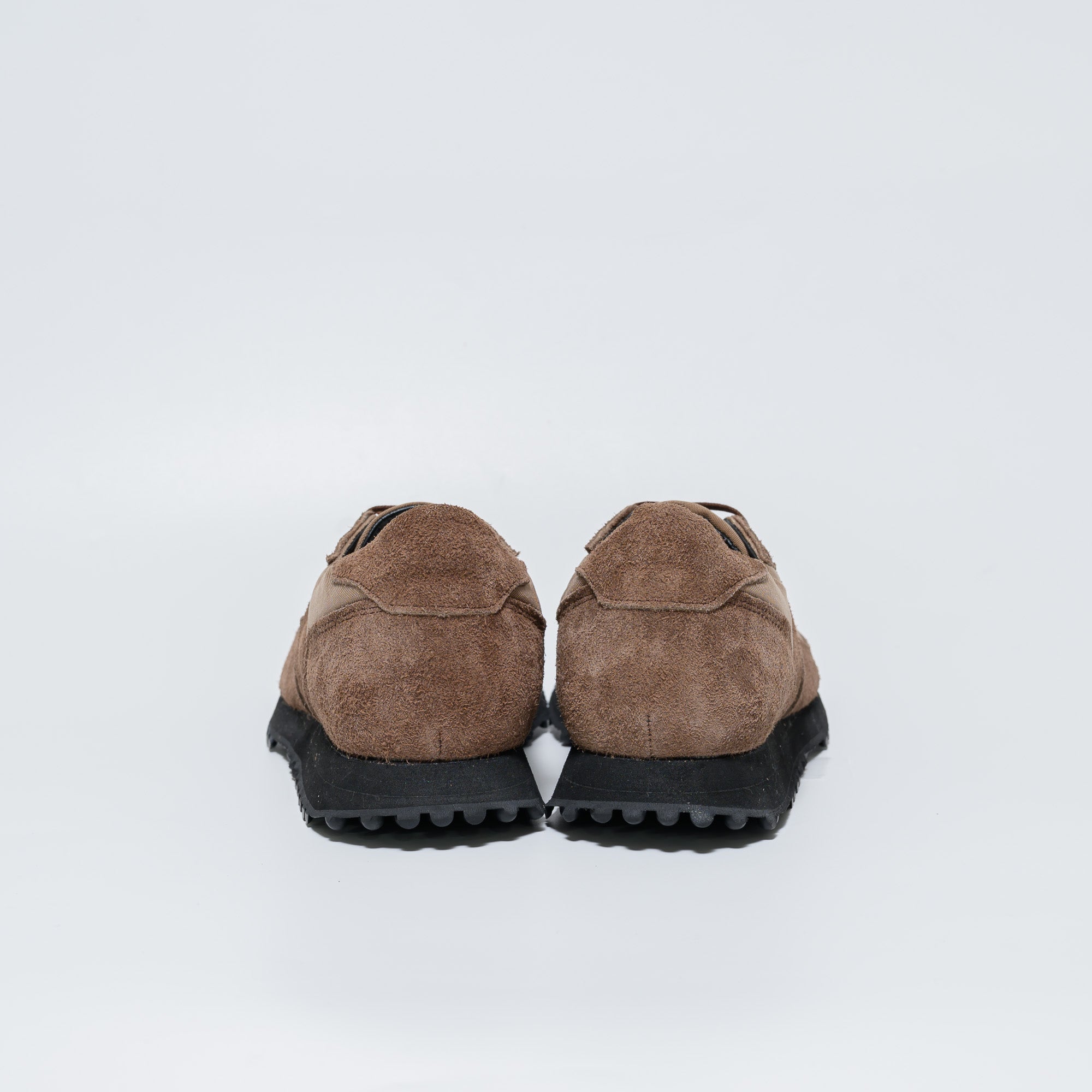 いーちゃんV OW/S SHV3 -ブラウン-幅広のレトロランニングスニーカー-blueover