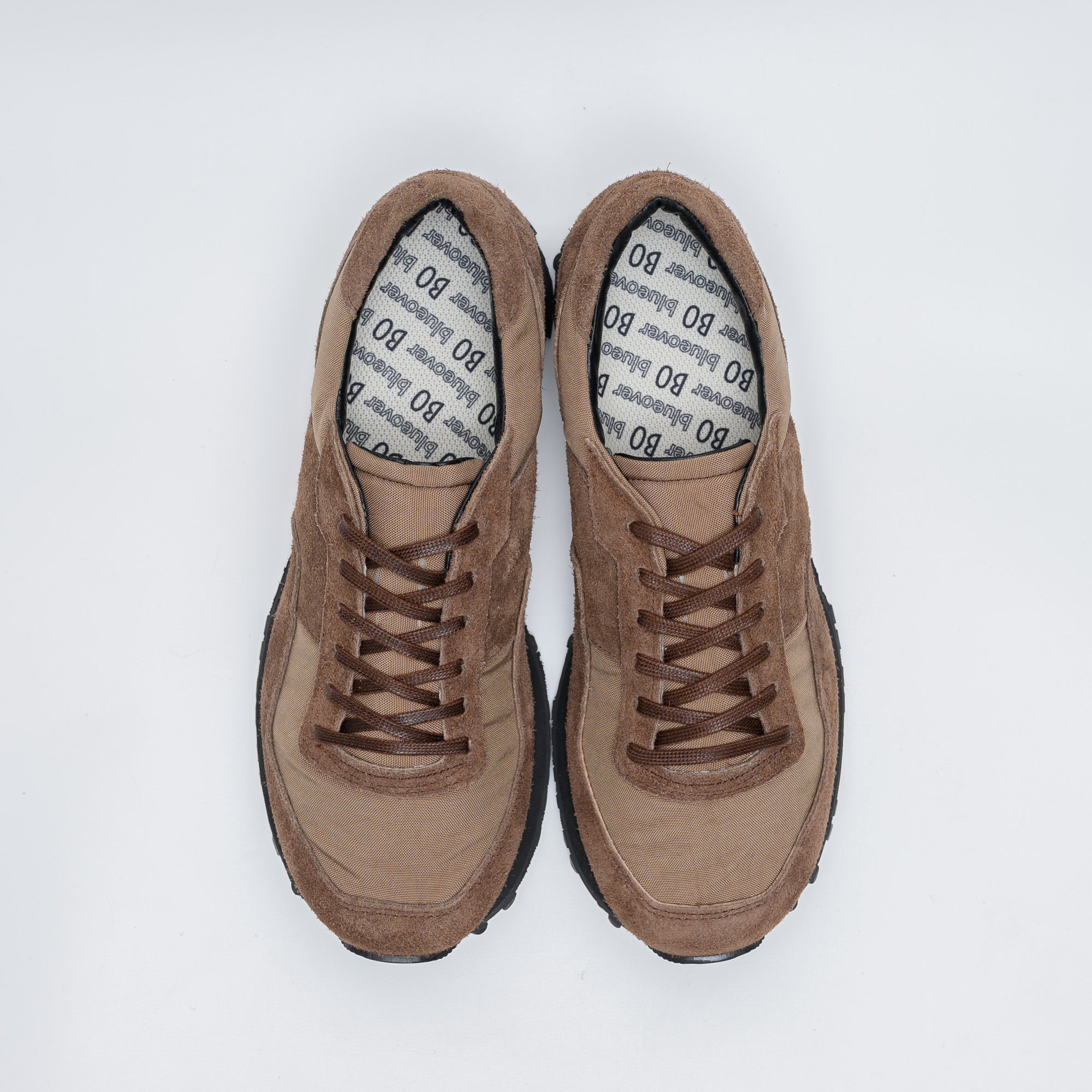 SHV3 -ブラウン-幅広のレトロランニングスニーカー-blueover