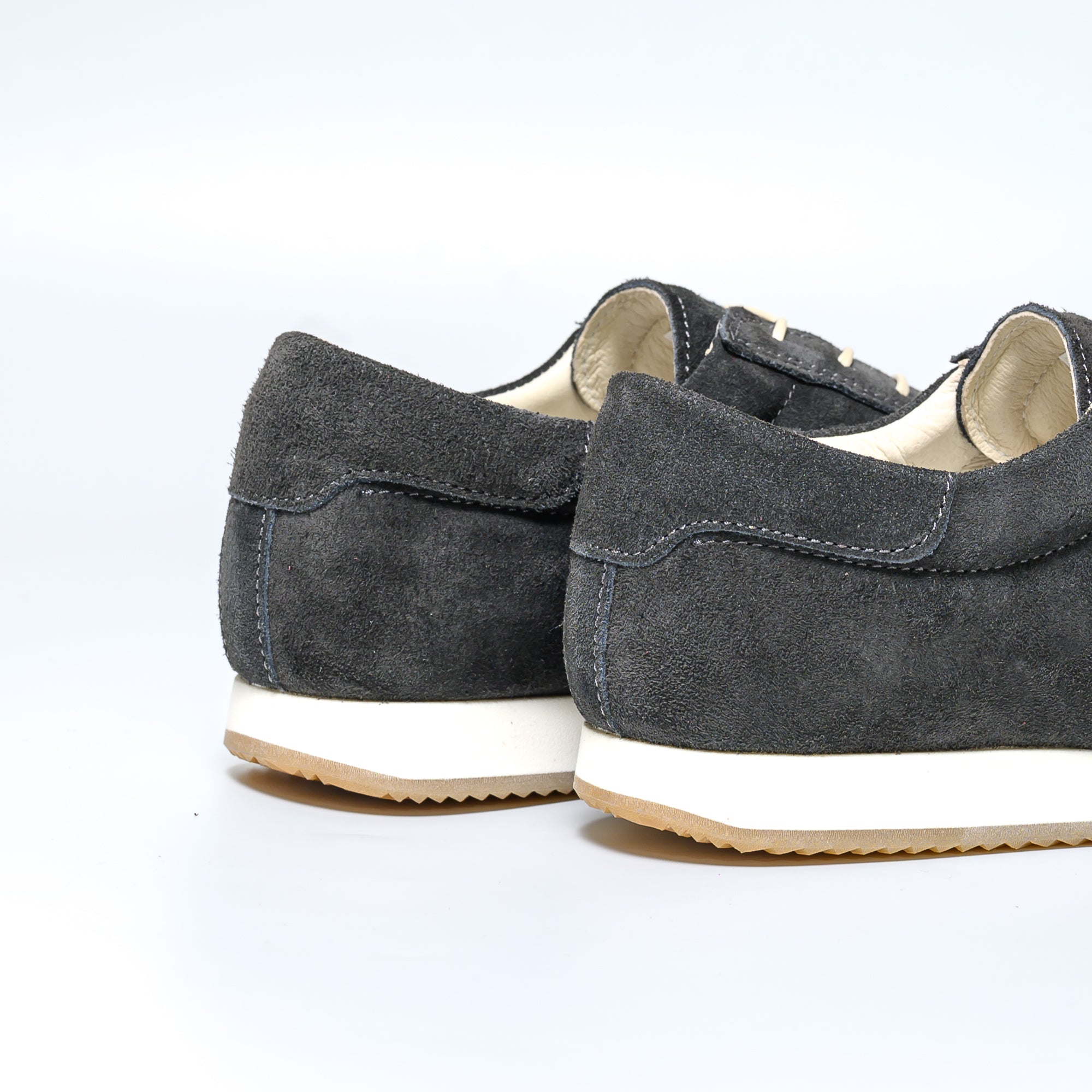 マイキー-胡麻-幅広で歩くための日本製スニーカー-blueover