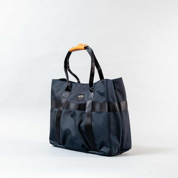 LIGHT TOTE