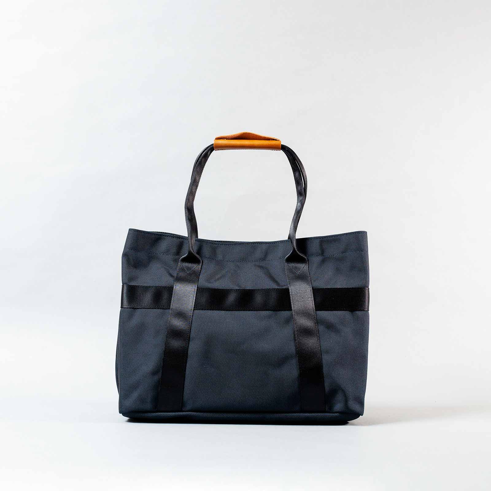 LIGHT TOTE